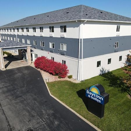 Days Inn & Suites By Wyndham Romeoville Exterior photo