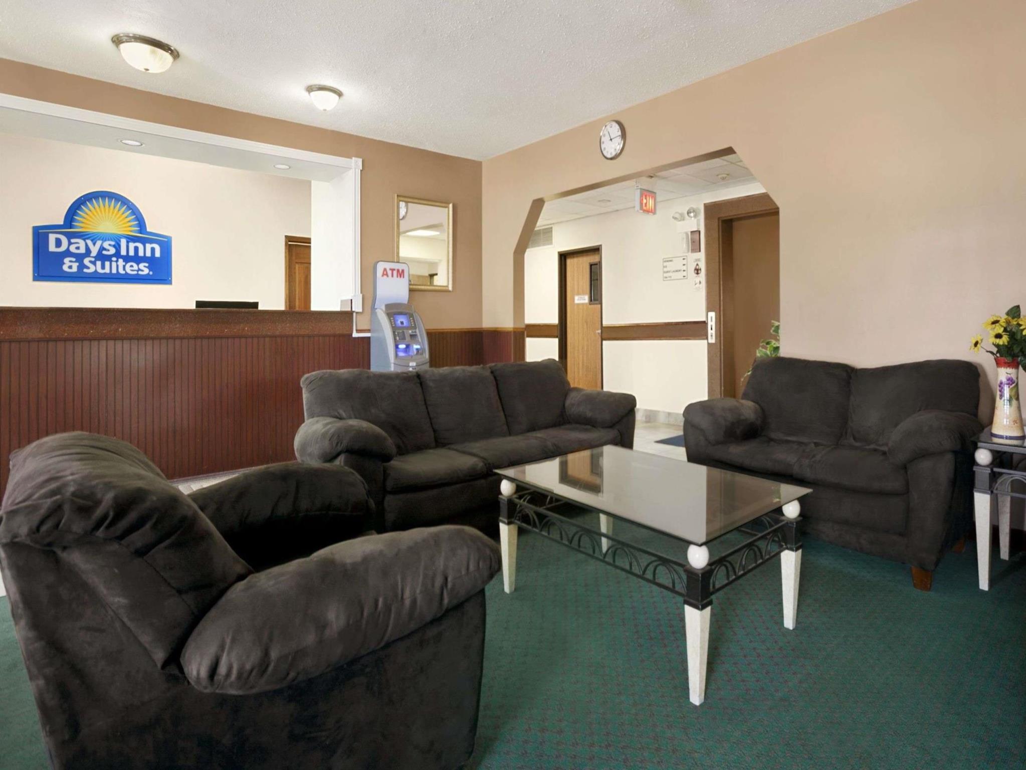 Days Inn & Suites By Wyndham Romeoville Exterior photo