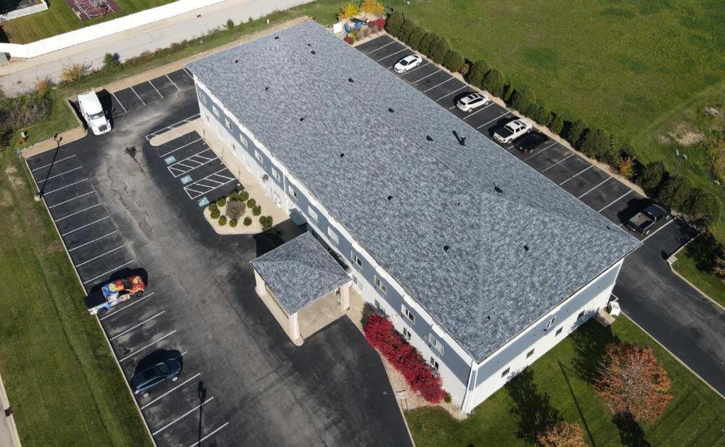 Days Inn & Suites By Wyndham Romeoville Exterior photo